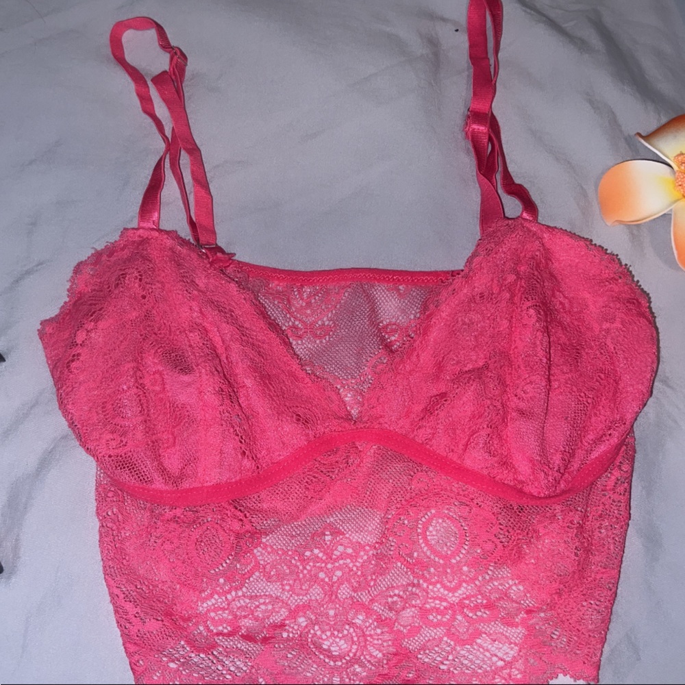 a cute victoria secret top, barbie pink fits small and xs small really relevant